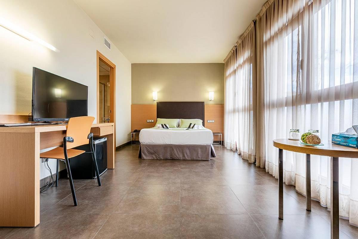 וילפרנקה דל פנדס Hotel Pere III El Gran מראה חיצוני תמונה