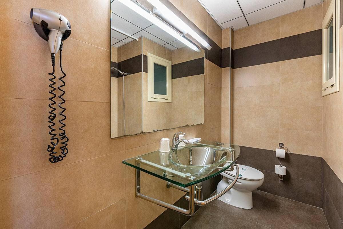 וילפרנקה דל פנדס Hotel Pere III El Gran מראה חיצוני תמונה