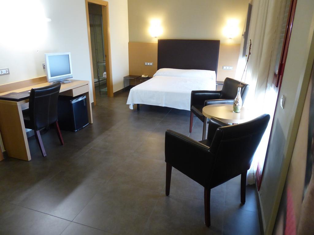 וילפרנקה דל פנדס Hotel Pere III El Gran מראה חיצוני תמונה